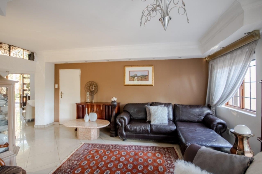 5 Bedroom Property for Sale in Birdwood Estate North West